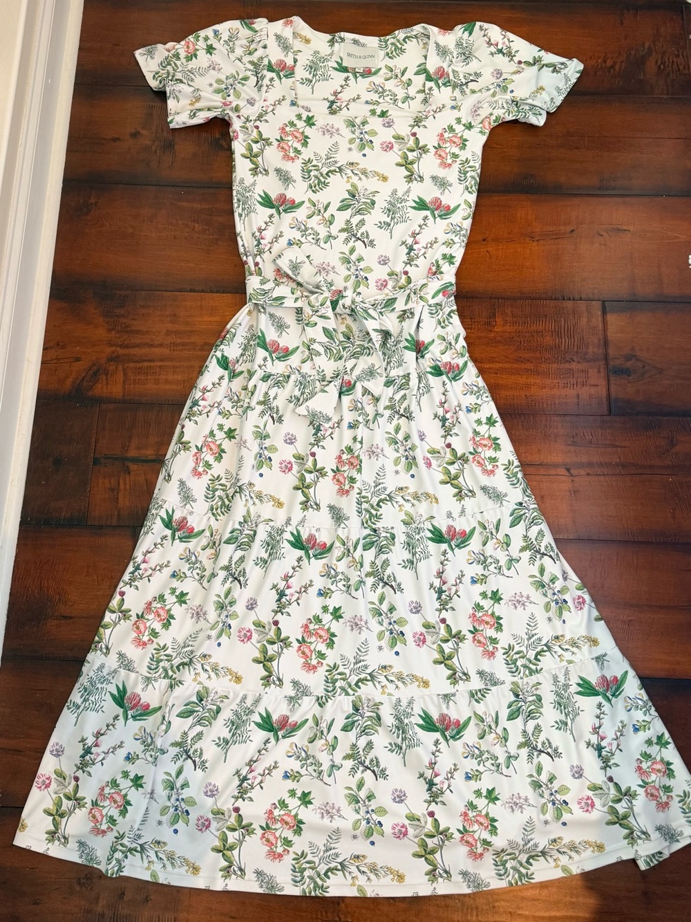 Smith & Quinn Floral Print White Maxi Dress with Tie Waist